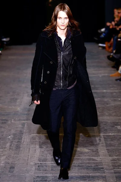 Look 11